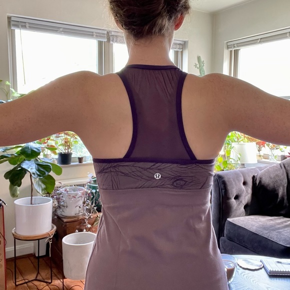 🍋 Lululemon Workout Tank - Picture 2 of 4